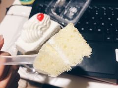 -红宝石·鲜奶小方·海派西点房(南丹店)