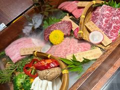 -山川小町·极番烧肉(新地假日广场店)