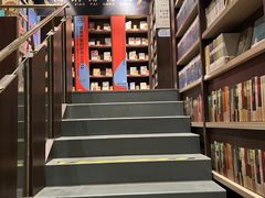 -钟书阁(群光广场店)
