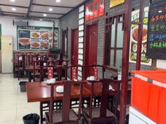 -湖南人家湘菜馆(镇江路店)