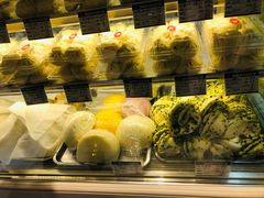 -白玉兰食品甜凤店(合生汇店)