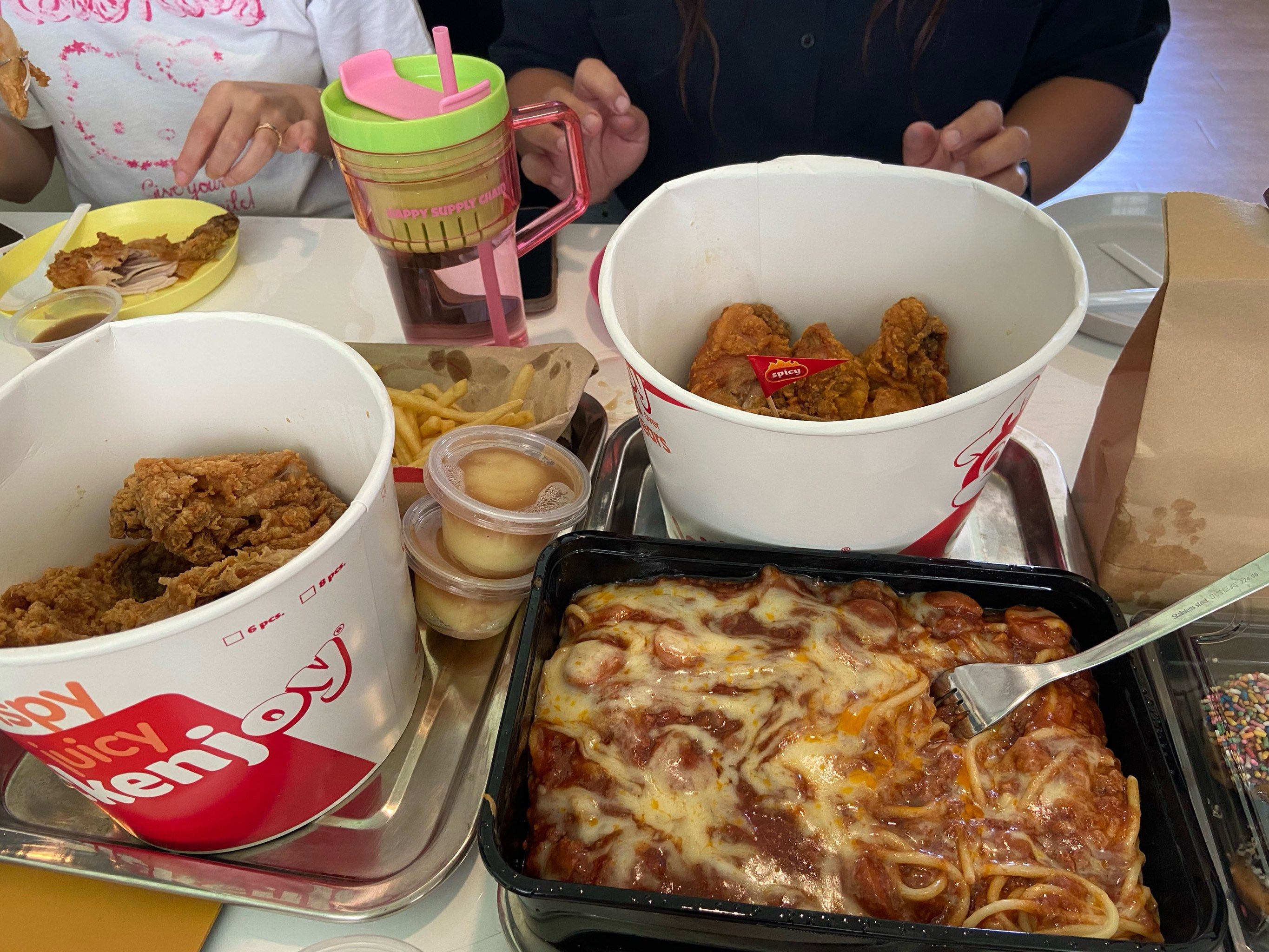 「onni chicken韩国炸鸡啤酒屋」
我们外卖
炸鸡很不错
面也很