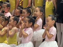 -炫艺舞蹈培训中心(枫尚奥特莱斯店)