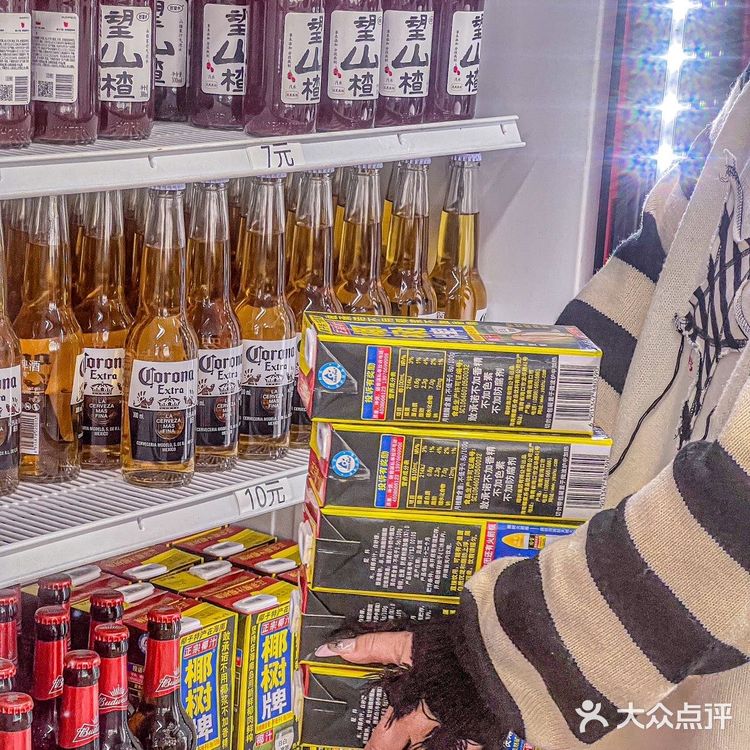 在上海还有10r的海鲜店？我不会穿越了吧？