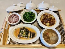 -臻康乃馨月子中心(集美店)