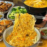 这口蟹黄捞鸡 鲜得眉毛掉了