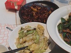 -阿瓦山寨·湘菜现炒·剁椒鱼头王(咸阳总店)