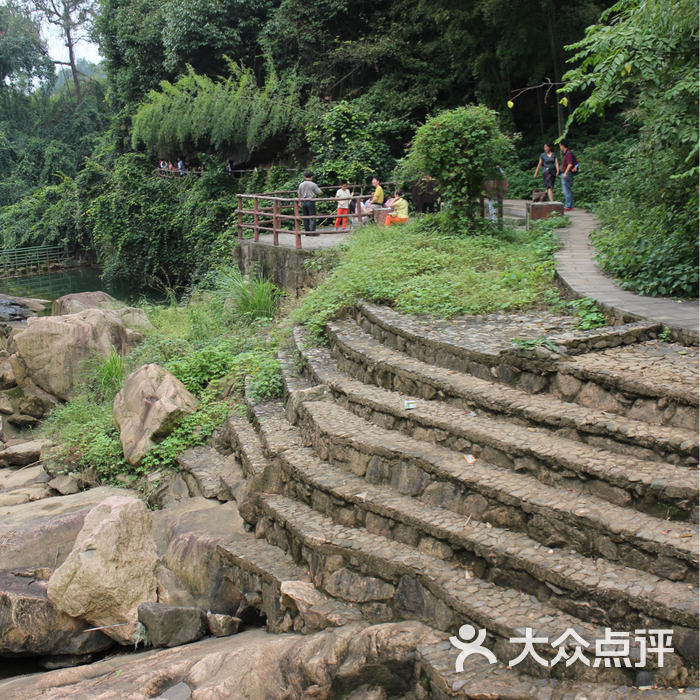 西岩风景区图片