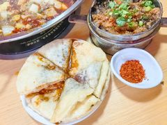 -大众跷脚牛肉馆·非遗传承单位(峨眉山店)
