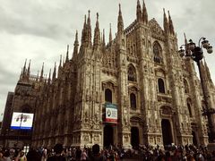 -文艺复兴百货(米兰大教堂广场店)