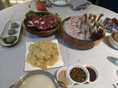 -红鼎豆捞·非遗鲍皇汤火锅(宝丰路店)