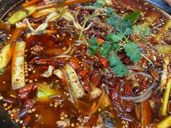 -鸿顺老铁锅美蛙鱼府(解放碑店)