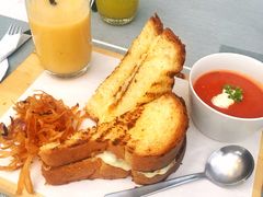 -The Sunny Side Cafe Station 1