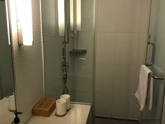 -全季酒店(重庆李子坝牛角沱地铁站店)