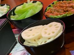 -炉小二铜锅牛蛙•川湘菜(三里屯店)