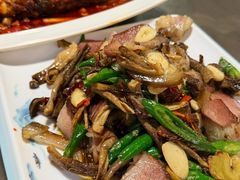-土砂锅生态山庄·非遗砂锅雅鱼