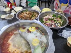 -周良天山牛杂城(天山路总店)