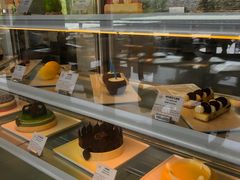 面包甜点陈列柜-半山半岛洲际度假酒店·观海廊