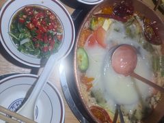 -洱火云南酸菜牛肉火锅(石景山当代商城店)