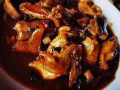 红烧鲟鱼-天源渔港农庄