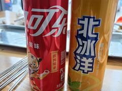 可口可乐-何记酿皮店(西流湾店)