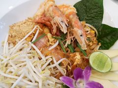 -Chom Cafe and Restaurant