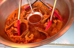 Zhou's Five-Spice Intestines