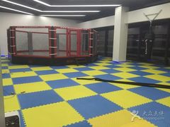 -锐菲特游泳体育健身中心(滨江店)