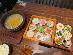 -良米山·云南野生菌过桥米线(上海首店)