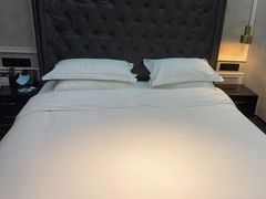 -闲隅江景艺术酒店(解放碑洪崖洞总店)
