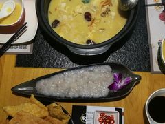-洪氏嗨捞·广东猪肚鸡·椰子鸡火锅(西咸万象城店)