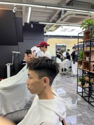 -藤野造型•烫染专业店