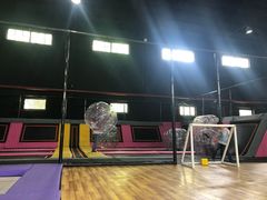 -嘿哟动霸CHUA·新潮玩运动娱乐中心·蹦床滑冰团建乐园