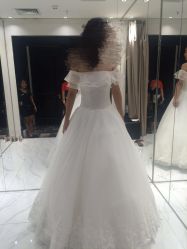 点击看大图 -GRACE KELLY婚纱与礼服(北京店)
