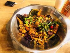 -愉肴麻辣香锅(中山路店)