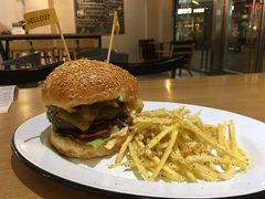 27&nbsp;牛肉汉堡-HELLO 27 意面·沙拉·帕尼尼