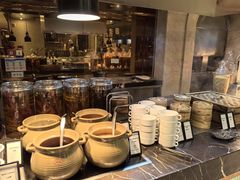 -广州万富希尔顿酒店·感趣自助餐厅·金秋蟹宴生蚝海鲜刺身