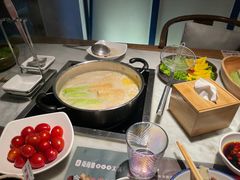 -尚尚仙·酸汤猪手·猪肚鸡火锅(华联万柳购物中心店)