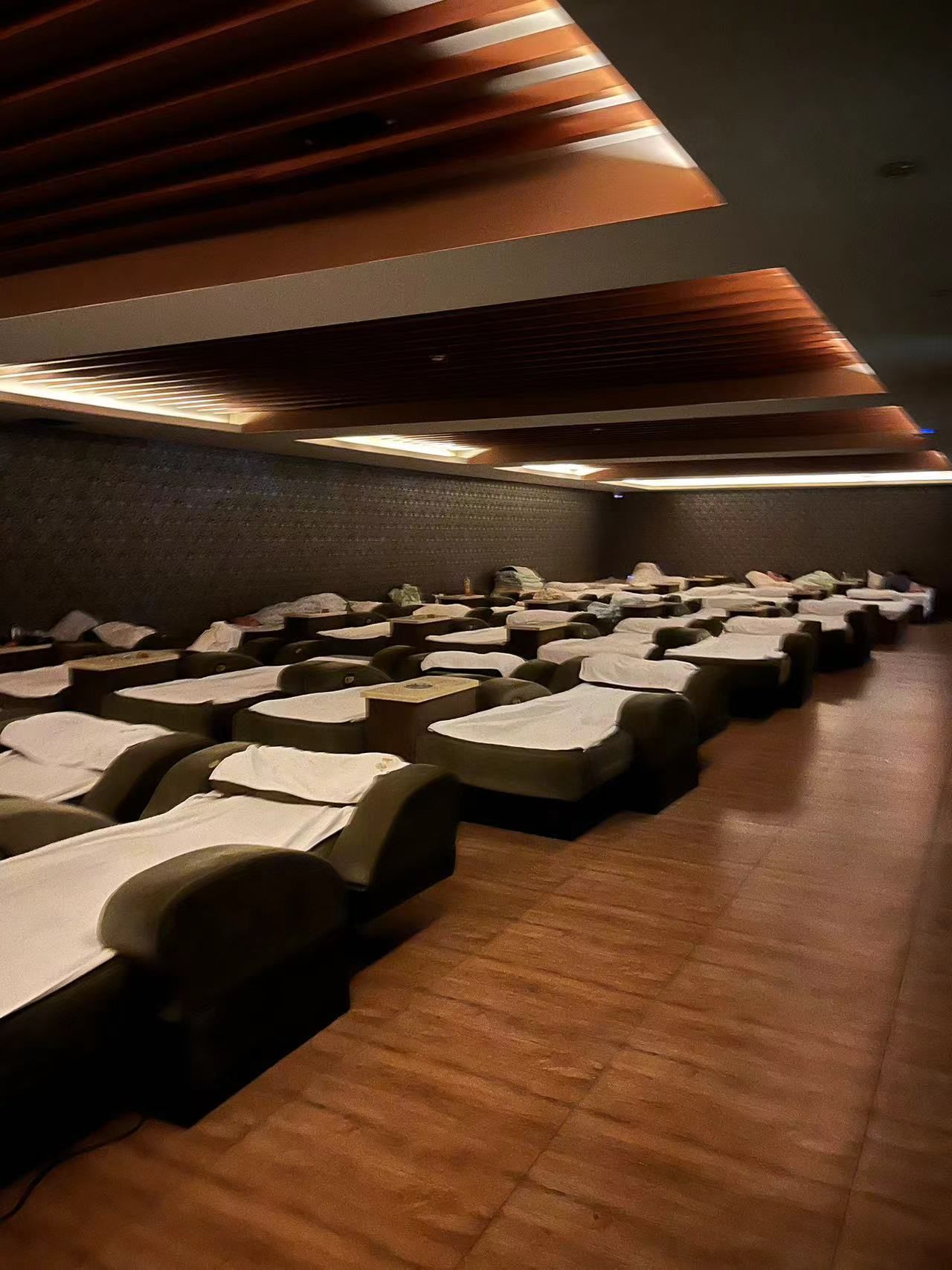 营业中洗浴中心 出兑