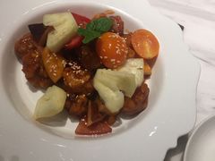 椰果菠萝咕噜肉-闻见中国海南菜(K11店)