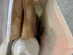 -瑞幸咖啡(东直门枢纽店)