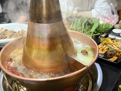 -果松木炭酸菜铜火锅·外婆参鸡汤