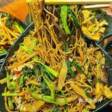 什么鸭脚煲啊!!让我一周去三次!!. 田螺鸭脚煲有多好吃
