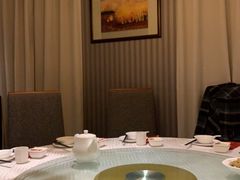 包厢-湖庭壹品鸭王·传统北京烤鸭·别墅私房菜·庭院宵夜(江宁店)