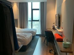 -珠海拱北口岸智选假日酒店