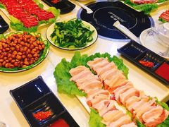 -虾弄弄海派小龙虾·牛羊蝎子火锅