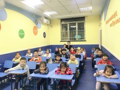 -LILY英语思维馆(玉泉路店)