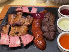 俄式烤肉拼盘-秋林西餐厅