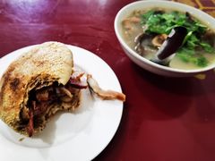 烧饼夹肉-清真八大碗(G6辅路店)