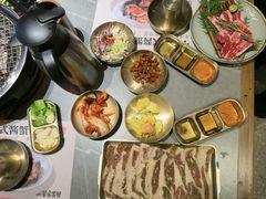 -草家酱蟹炭火烤肉店(珲春南路一店)